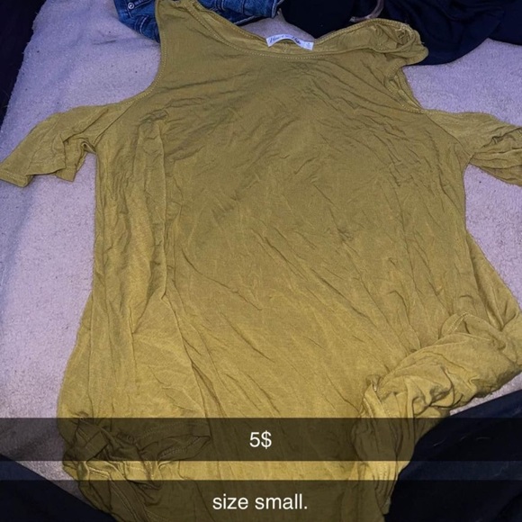 clothing prices on pic - Picture 6 of 12